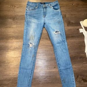 D. Jeans Low Rise Blue Jeans